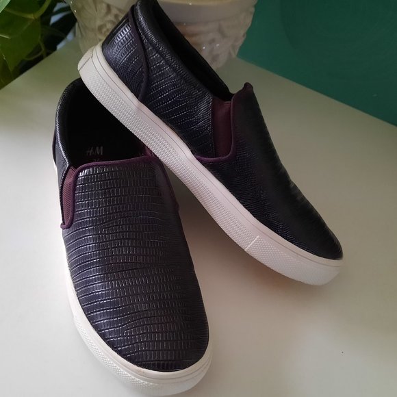 H&M Croc Textured Slip-on Sneakers - Plum Purple - Picture 2 of 16